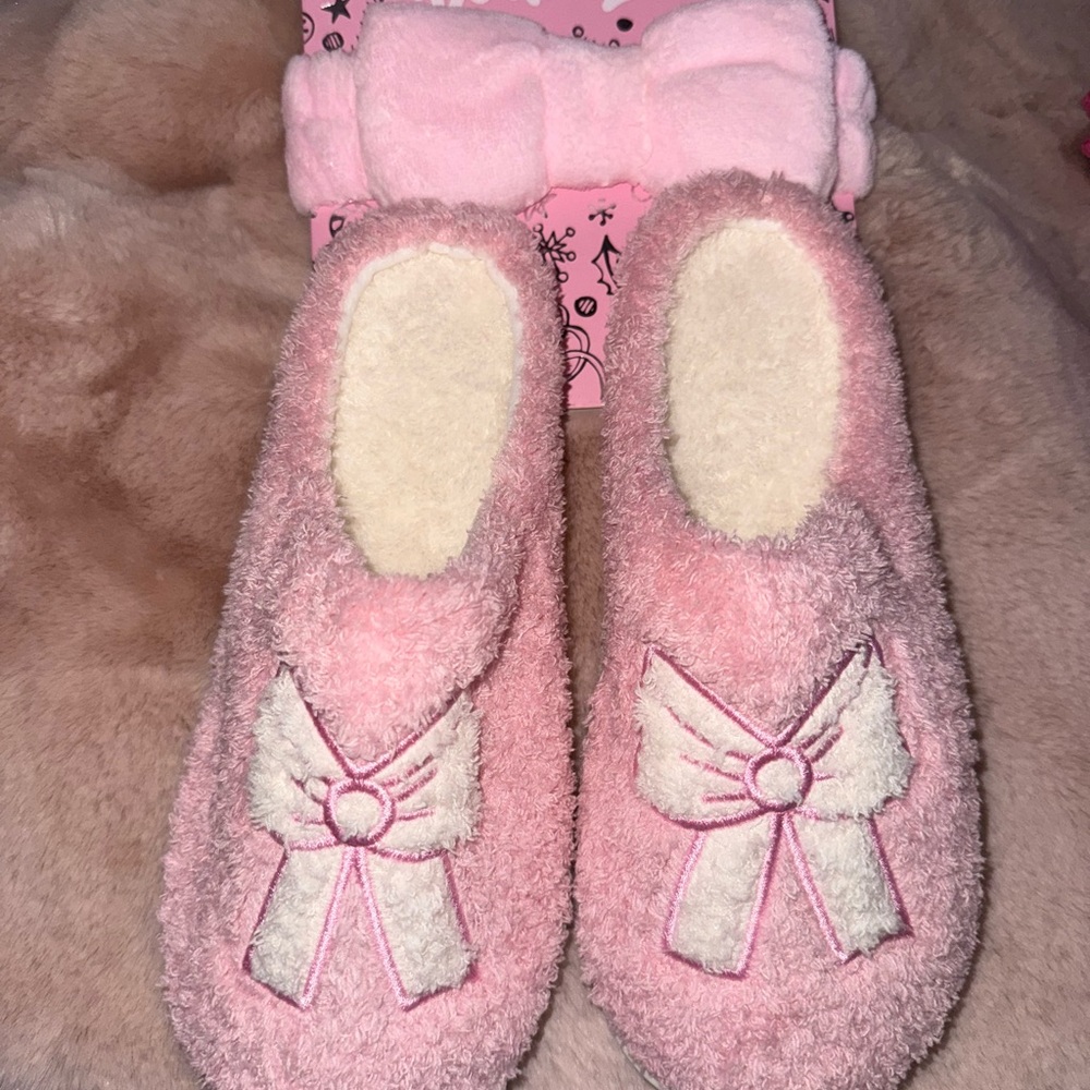 Cozy Pink Bow Slippers